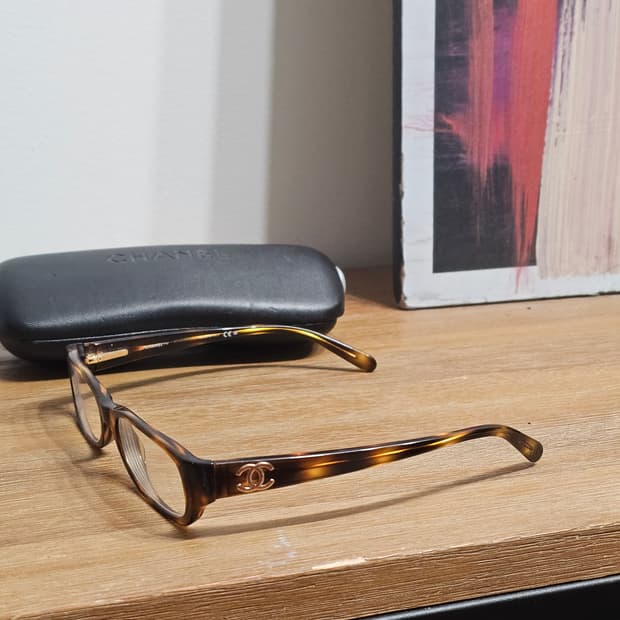 샤넬 빅로고 호피 안경