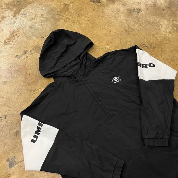 [정품/L] 엄브로 블랙 후드 바람막이 자켓 b15