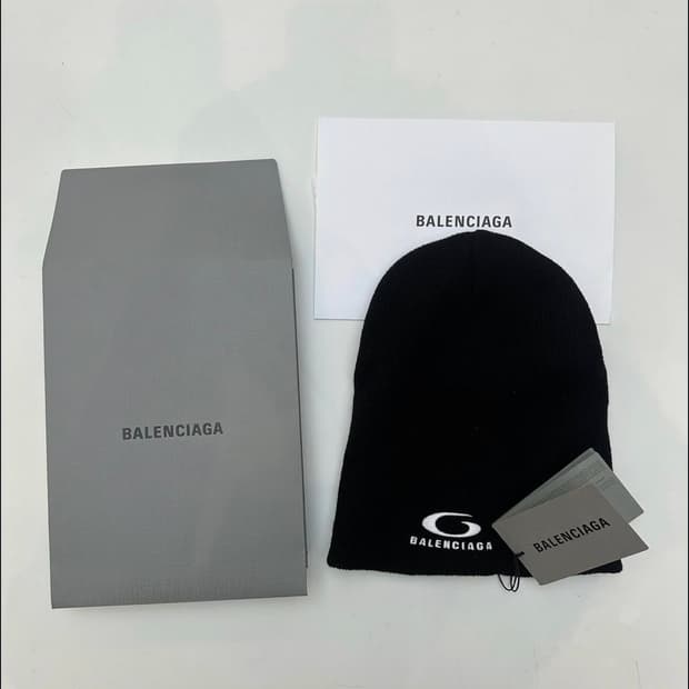 (구매글) 발렌시아가 마스크 비니 구매원합니다