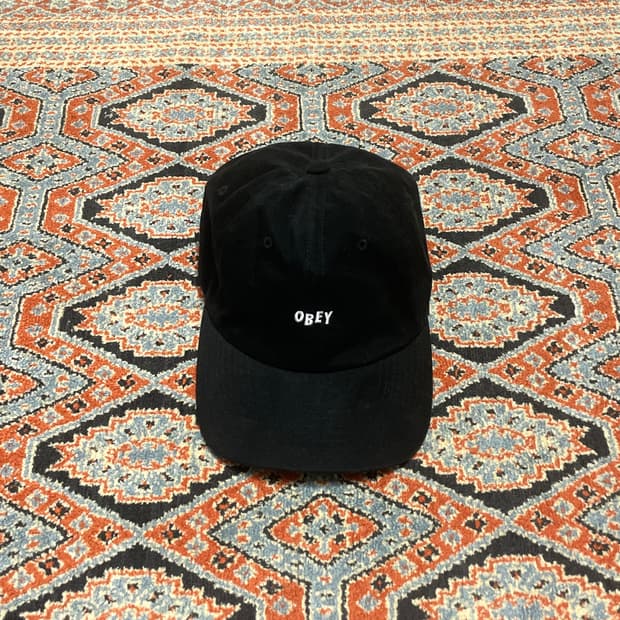 오베이 블랙 볼캡 FREE