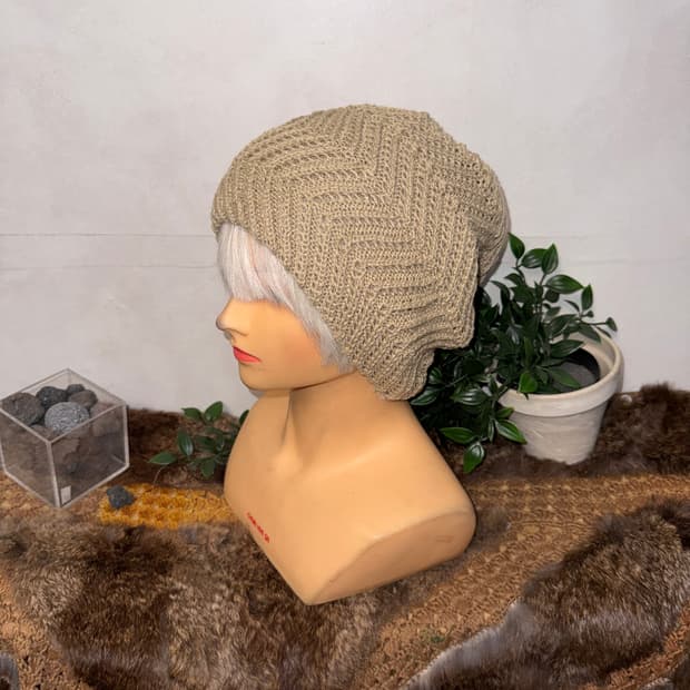Beige loose net knit beanie 