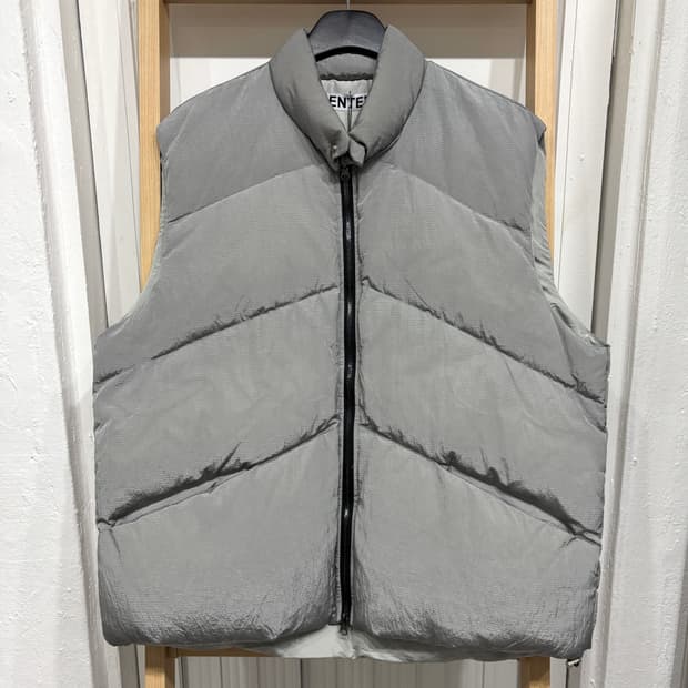 [새상품] 패딩조끼 집업