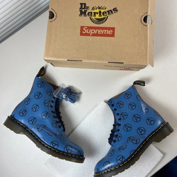 슈프림 x 언더커버 x 닥터마틴 8홀 아나키 블루 부츠 280