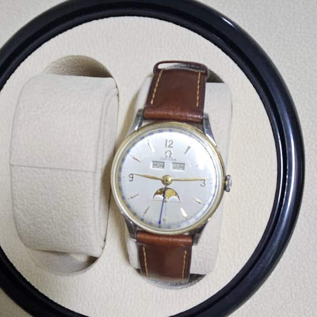 오메가 코스믹 문페이즈 