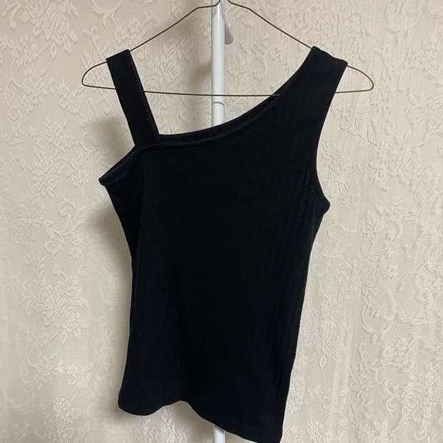 AZUL by moussy 원숄더 골지 탑