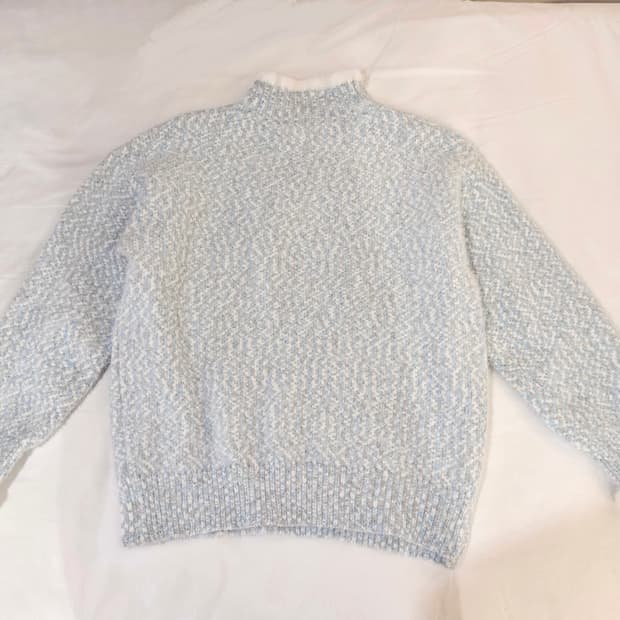 솜사탕 세미 하이넥 니트