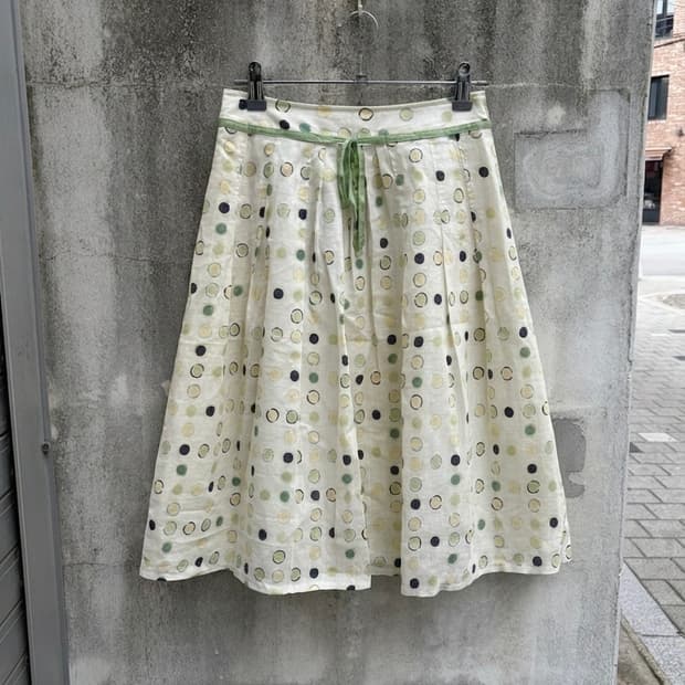 Green pea pebble skirt