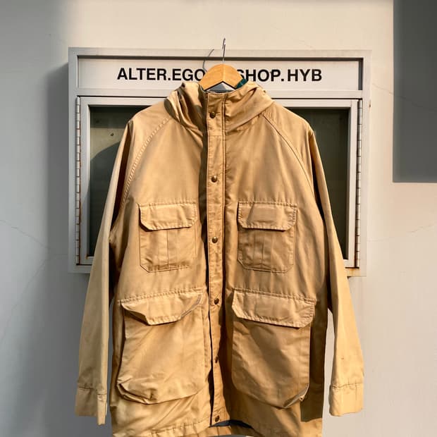 90s Woolrich beige mountain parka