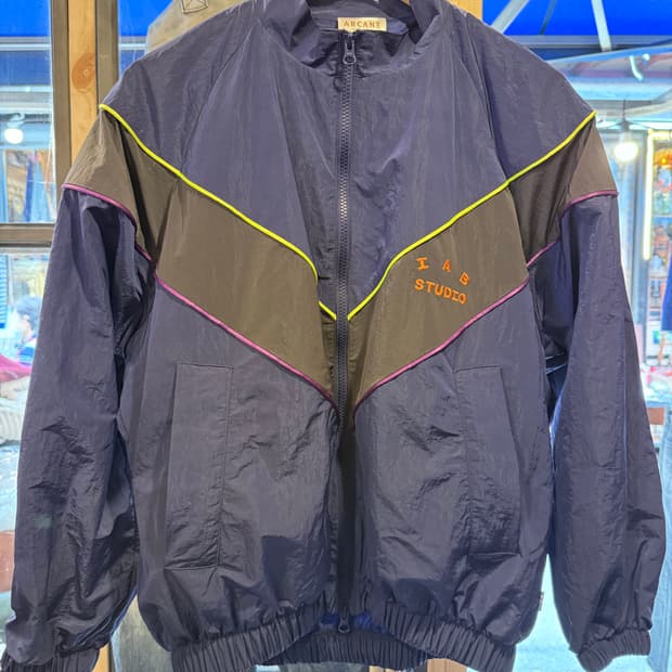 아이앱스튜디오 X 아케인 바람막이