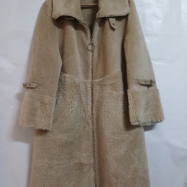 (90-95)양모100% 9부 소매 롱무스탕

베이지