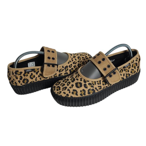 235) Vans 반스 메리제인 레오파드 클리퍼


+ 표기 사이즈 : 