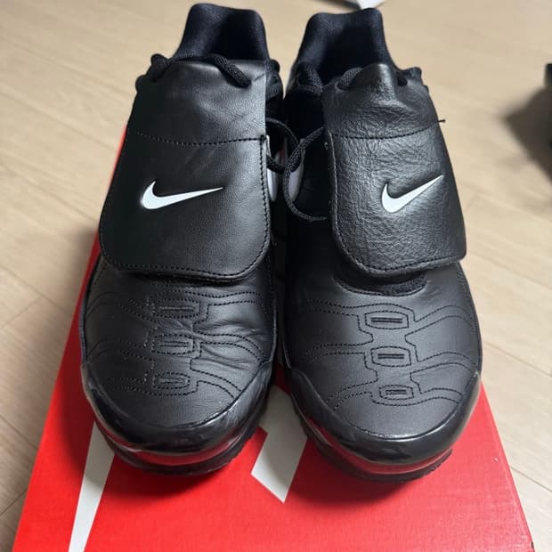 나이키 에어 맥스 플러스 티엠포 블랙 화이트(w275)