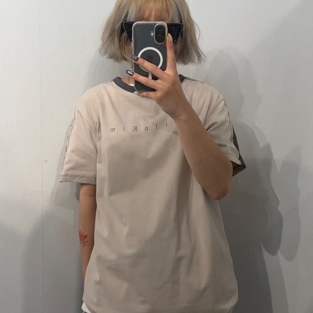L 새상품 마뗑킴 컬러 라인 포인트 로고 반팔 티셔츠