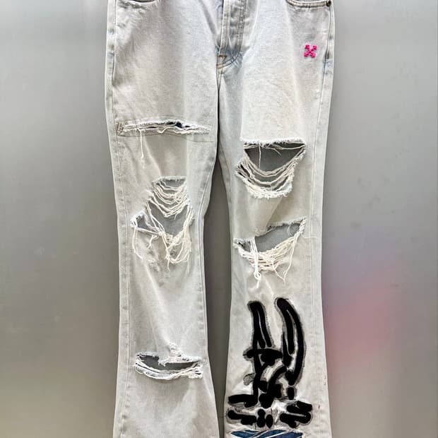 Off-white 오프화이트 x 에브 브라바도 디스트레스드 데님 팬츠