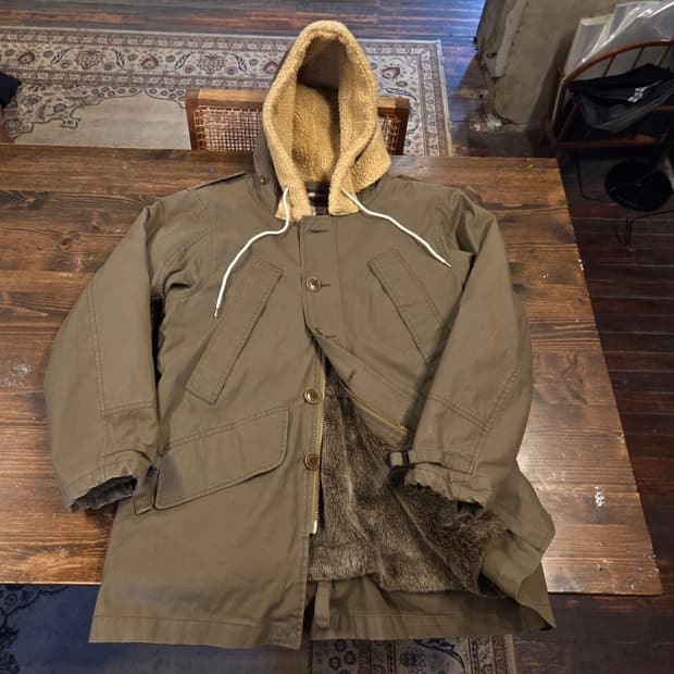 간트 러거 코트