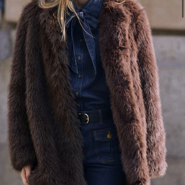 (오늘만급처)에첸엠 여성 플러피코트 다크브라운 S 새상품