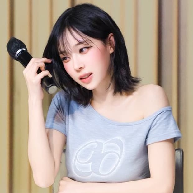 애즈온 KIKI SLIM TEE / LIGHT BLUE 