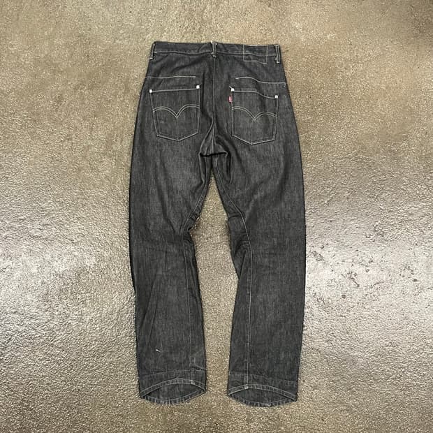 00s 리바이스 엔지니어드진 001 흑청 (31“)