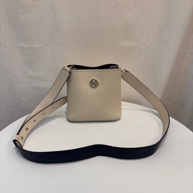 정품 메트로시티 버킷 크로스백    