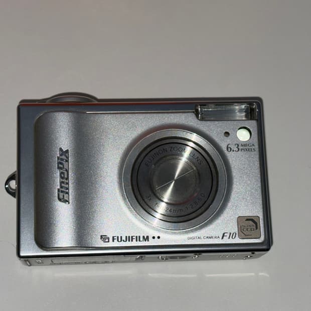 후지필름 파인픽스 f10