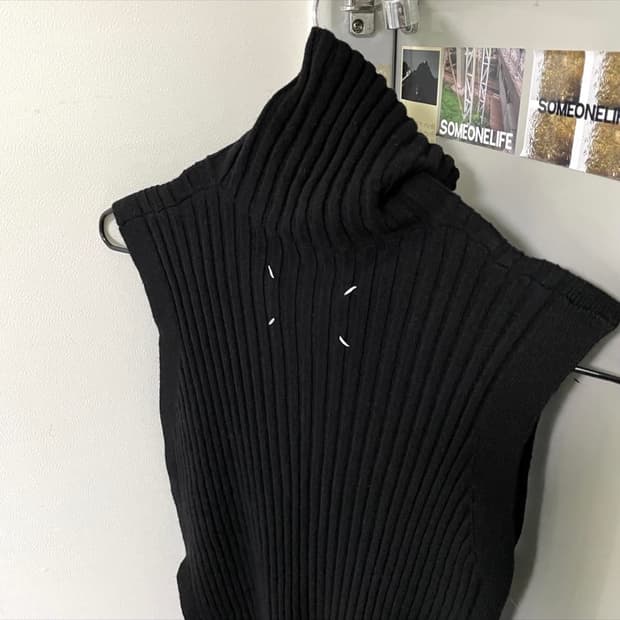 마르지엘라 터틀넥 베스트 니트