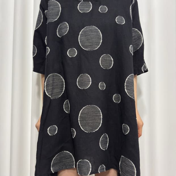 dot blouse