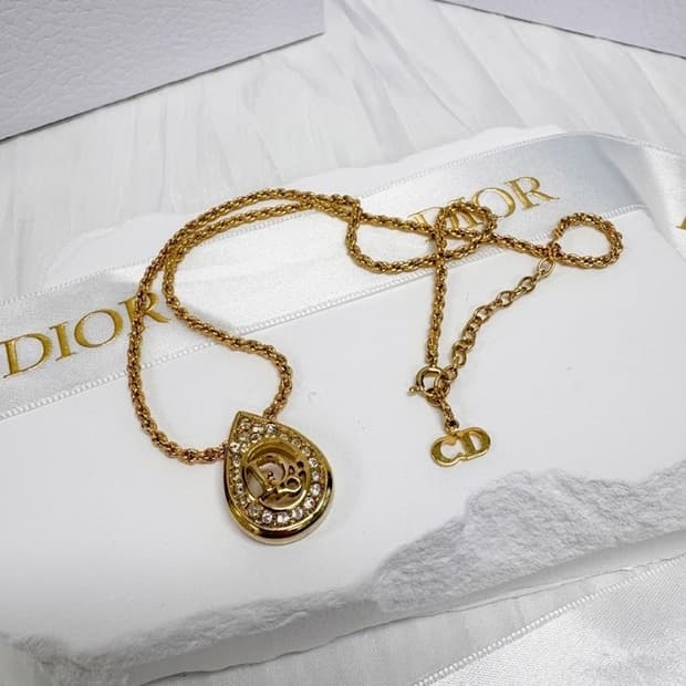 👑[희귀템] 디올 빈티지 라인스톤 CD로고 목걸이.