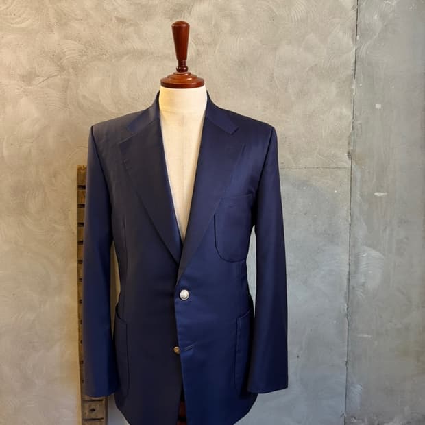 테일러블 금장 비스포크 자켓 100