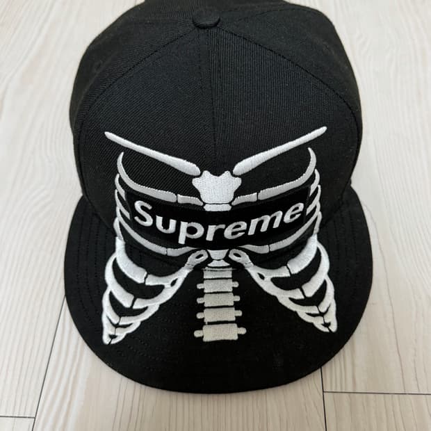슈프림 본즈 박스로고 뉴에라 블랙 - 25SS 