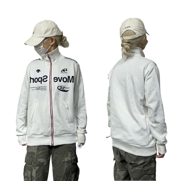 데상트 화이트 빅 로고 스펠아웃 올드스쿨 트랙탑 져지 M