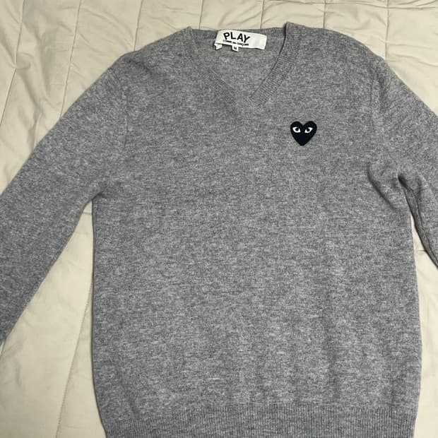 꼼데가르송 브이네 그레이 니트