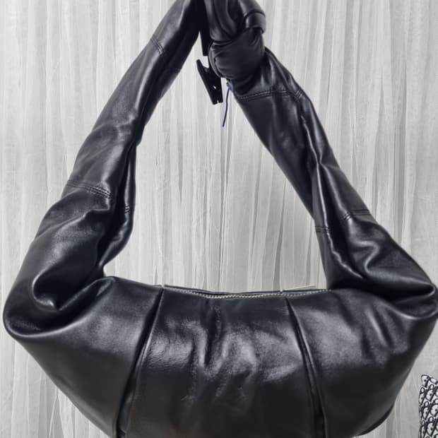 새상품) 아더에러 x자라 레더 숄더백 