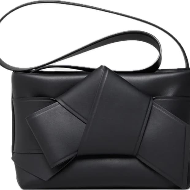 아크네스튜디오무수비 숄더백