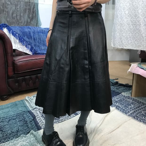 Chalayan 샬라얀 이탈리아 양가죽 턱 미디스커트