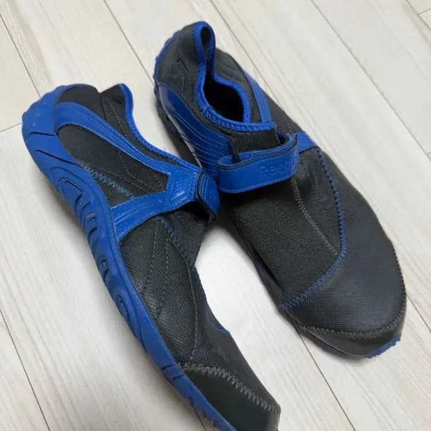 reebok stitch velcro sneakers 270