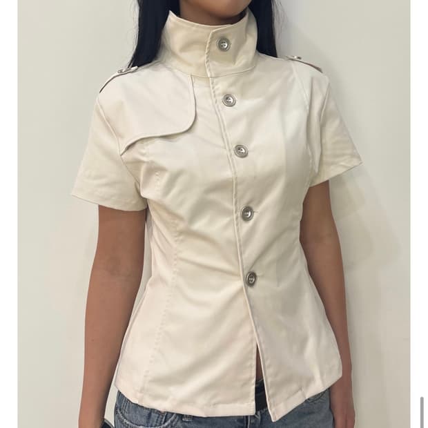 아이보리 하이넥 반팔자켓