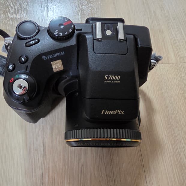 후지필름 FinePix S7000 디지털 카메라