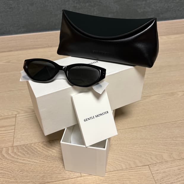 젠틀몬스터 로코코 블랙컬러