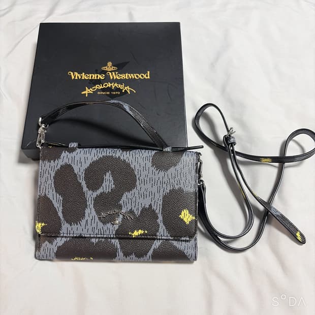 비비안웨스트우드 레오파드 클러치 백
