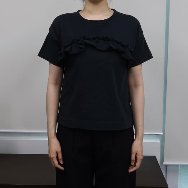 Ray Beams ruffle top in black