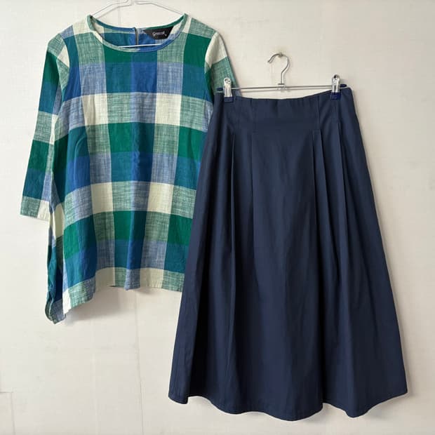 체크블라우스+밴딩치마