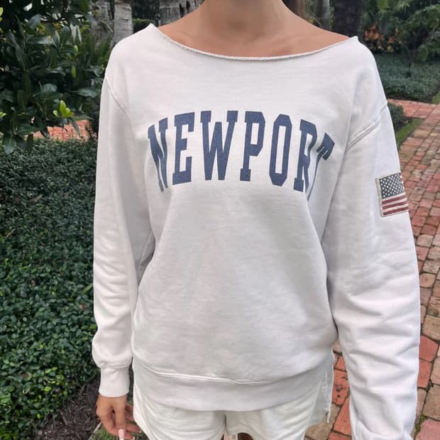 브랜디멜빌 뉴포트 오프숄더 맨투맨