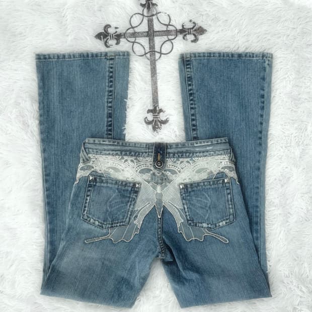 백 버터플라이 플레어 부츠컷 데님