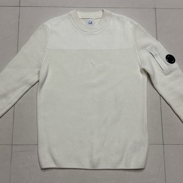 C.P. 컴퍼니 씨 아일랜드 립드 니트 새상품급