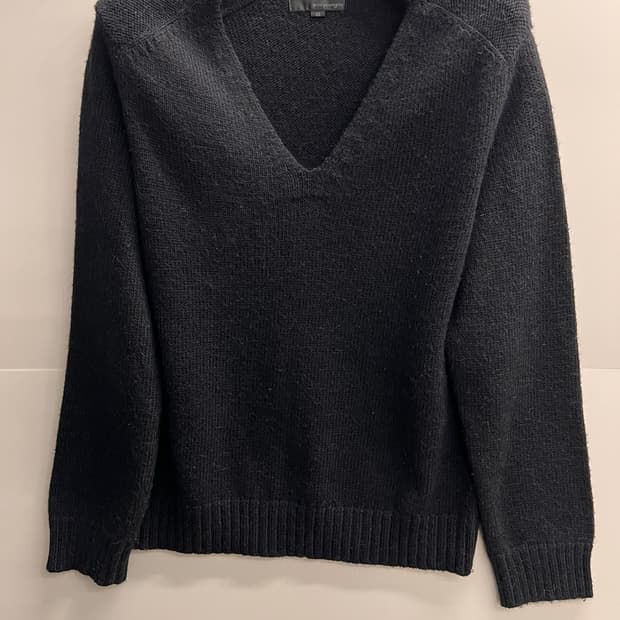 우영미 브이넥 니트 블랙 50