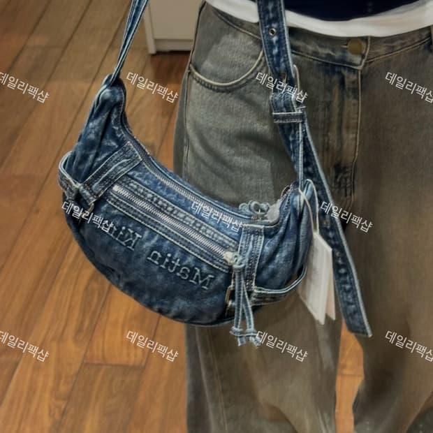 마뗑킴 워시드 데님 미니 호보백 블루