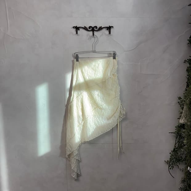 Ivory floral lace shirring unbalance sk