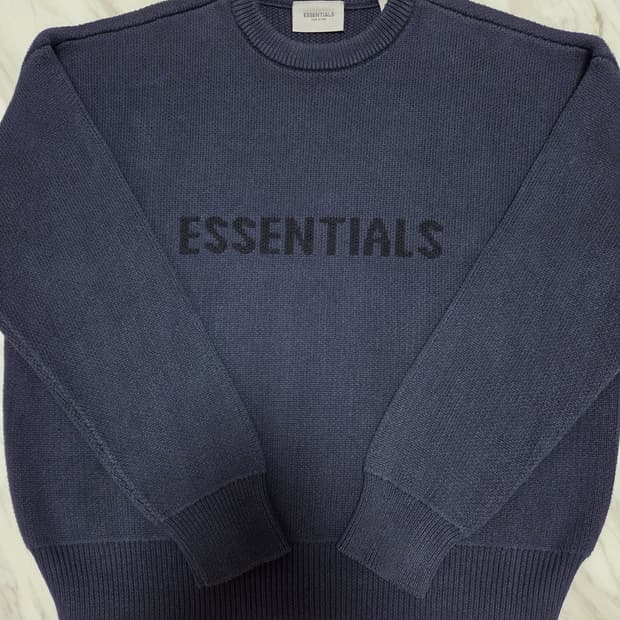 피오갓에센셜 다크 네이비 니트
