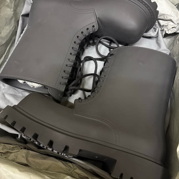 [43] 발렌시아가 스테로이드 부츠 블랙