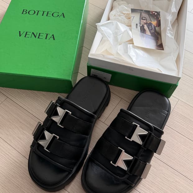 보테가 베네타 오버사이즈 슬리퍼 판매합니다
